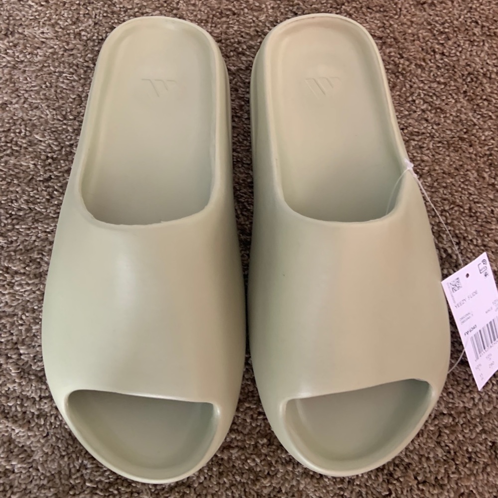 Yeezy slide size 11